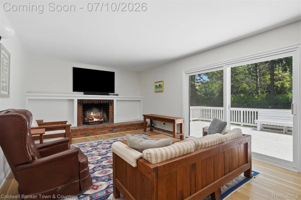 4301 Macqueen Drive West Bloomfield Charter Township MI 48323