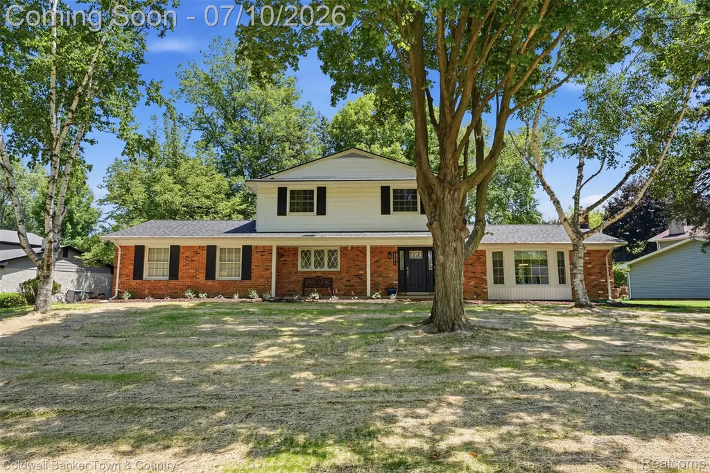 4301 Macqueen Drive West Bloomfield Charter Township MI 48323
