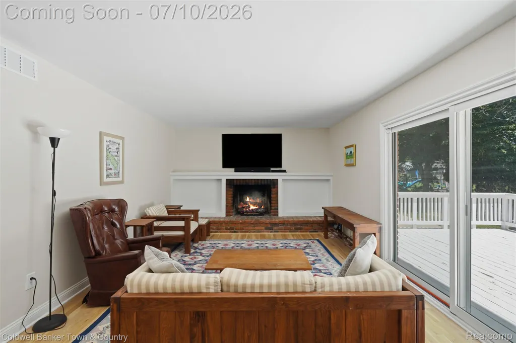 4301 Macqueen Drive West Bloomfield Charter Township MI 48323