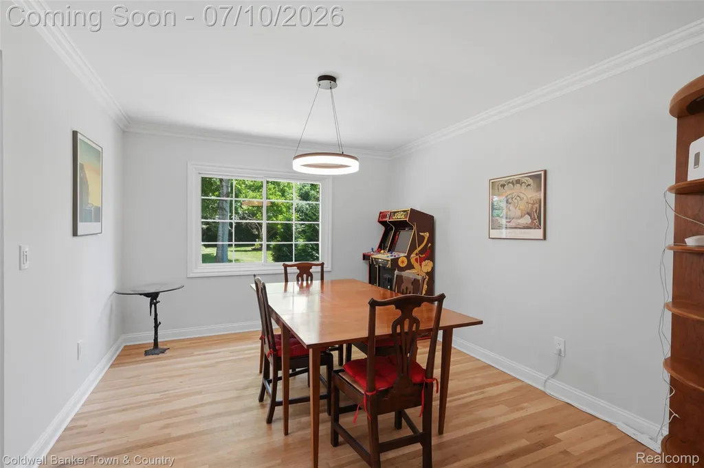 4301 Macqueen Drive West Bloomfield Charter Township MI 48323