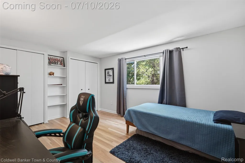 4301 Macqueen Drive West Bloomfield Charter Township MI 48323