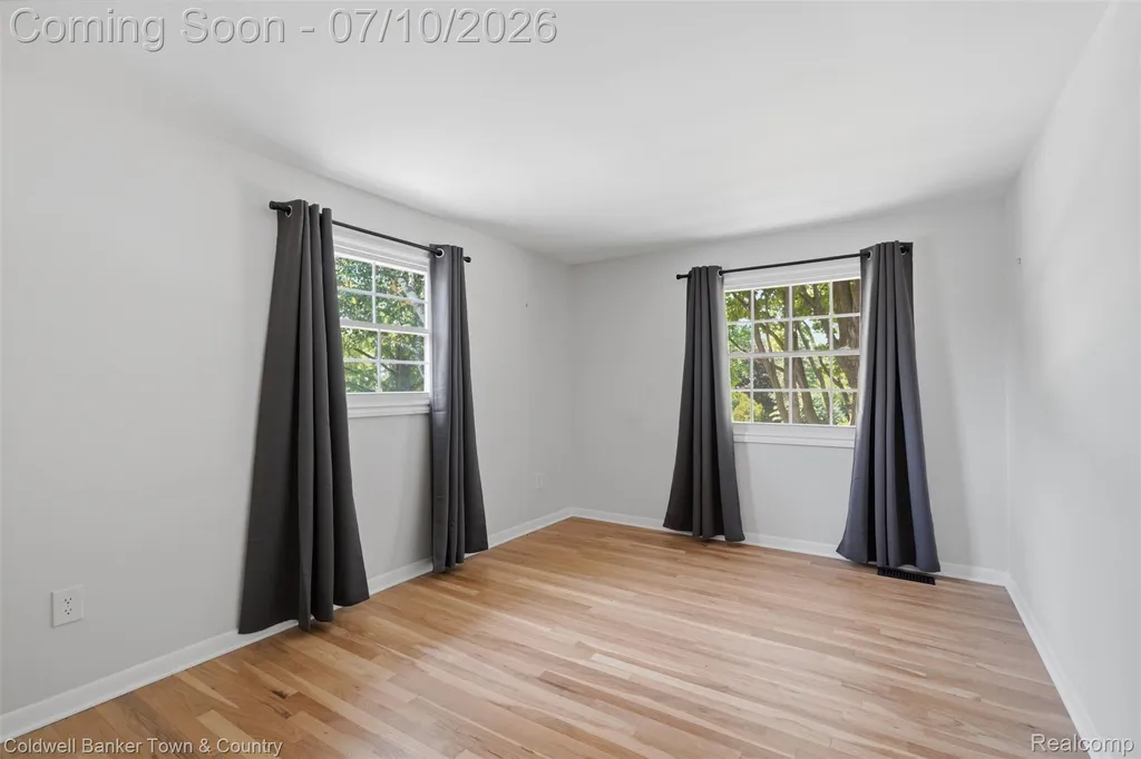 4301 Macqueen Drive West Bloomfield Charter Township MI 48323