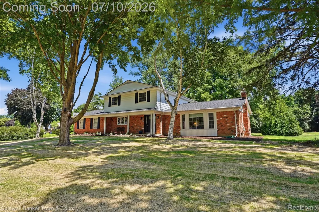 4301 Macqueen Drive West Bloomfield Charter Township MI 48323