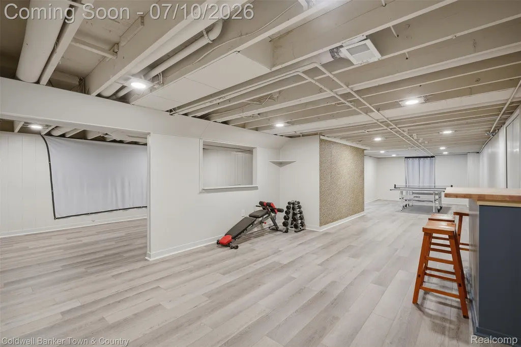 4301 Macqueen Drive West Bloomfield Charter Township MI 48323