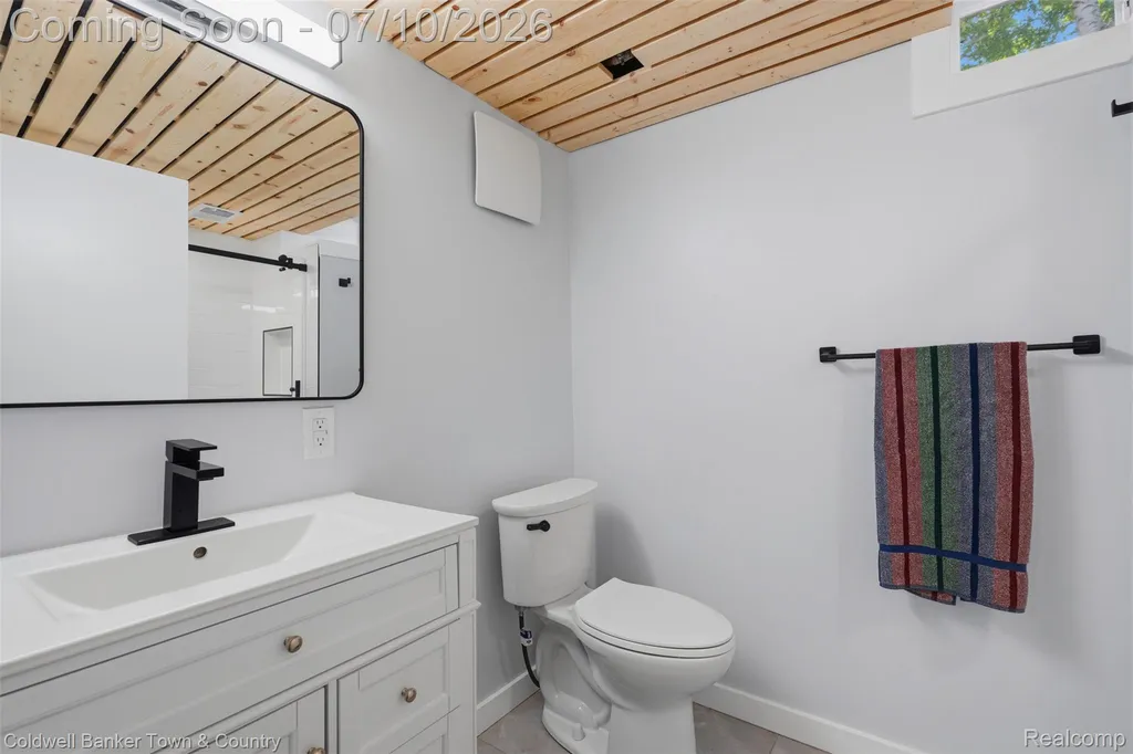 4301 Macqueen Drive West Bloomfield Charter Township MI 48323