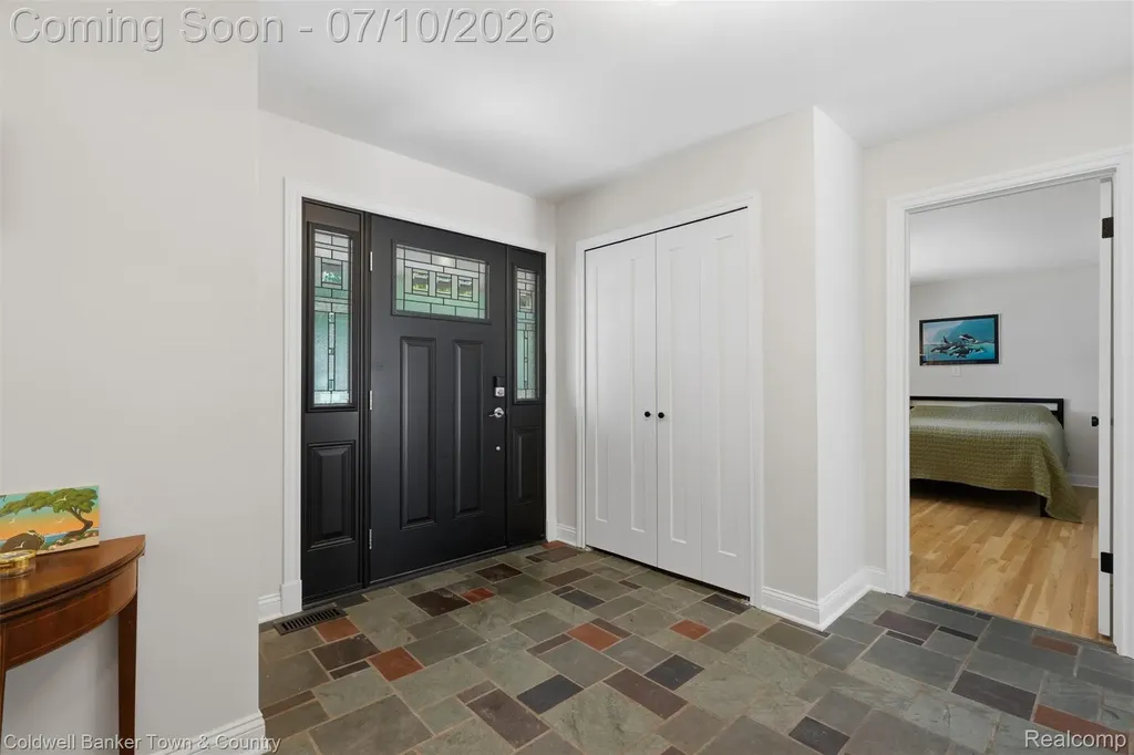 4301 Macqueen Drive West Bloomfield Charter Township MI 48323