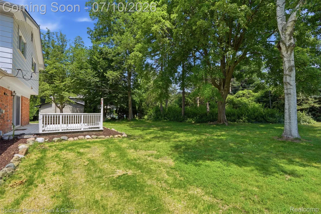 4301 Macqueen Drive West Bloomfield Charter Township MI 48323