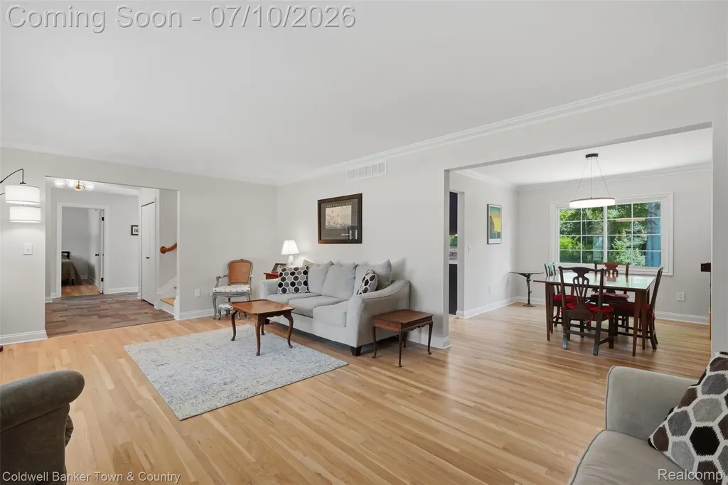 4301 Macqueen Drive West Bloomfield Charter Township MI 48323