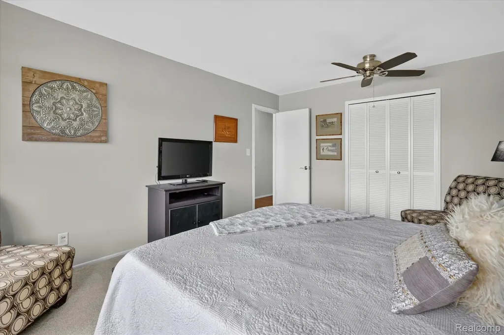 27094 Sandy Hill Lane Lyon Charter Township MI 48165