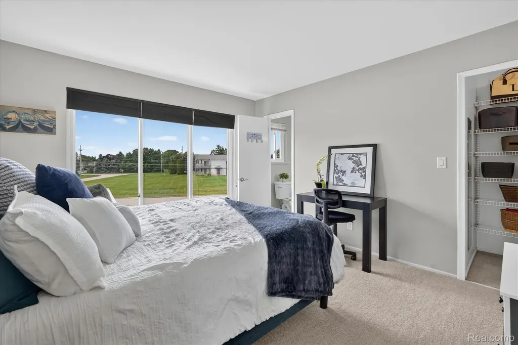 27094 Sandy Hill Lane Lyon Charter Township MI 48165