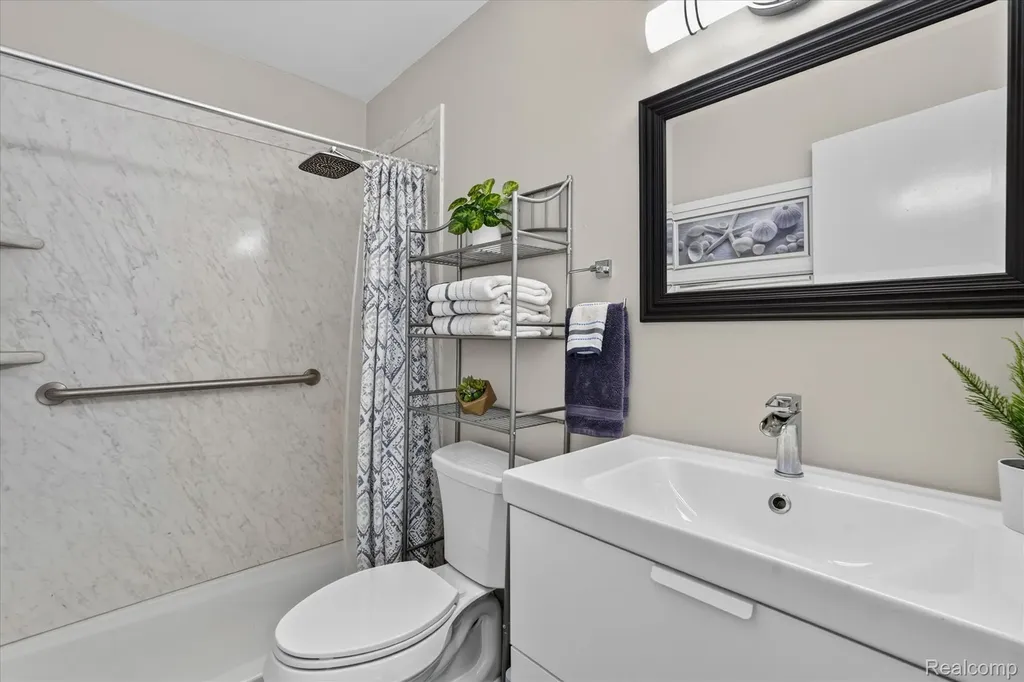 27094 Sandy Hill Lane Lyon Charter Township MI 48165