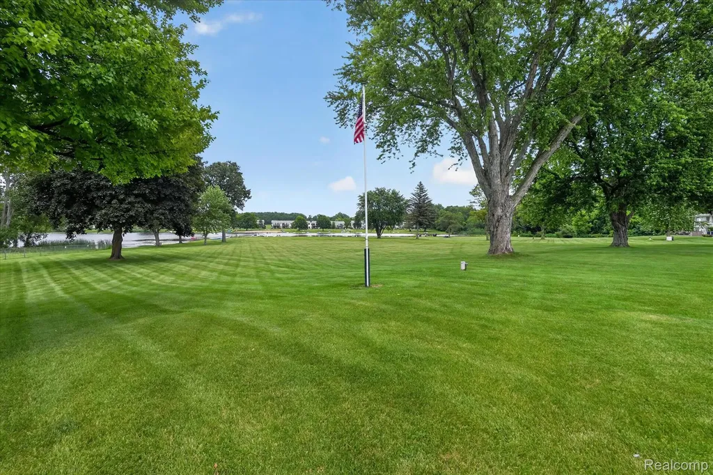 27094 Sandy Hill Lane Lyon Charter Township MI 48165