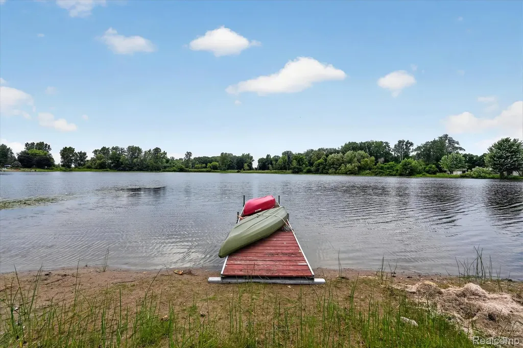 27094 Sandy Hill Lane Lyon Charter Township MI 48165