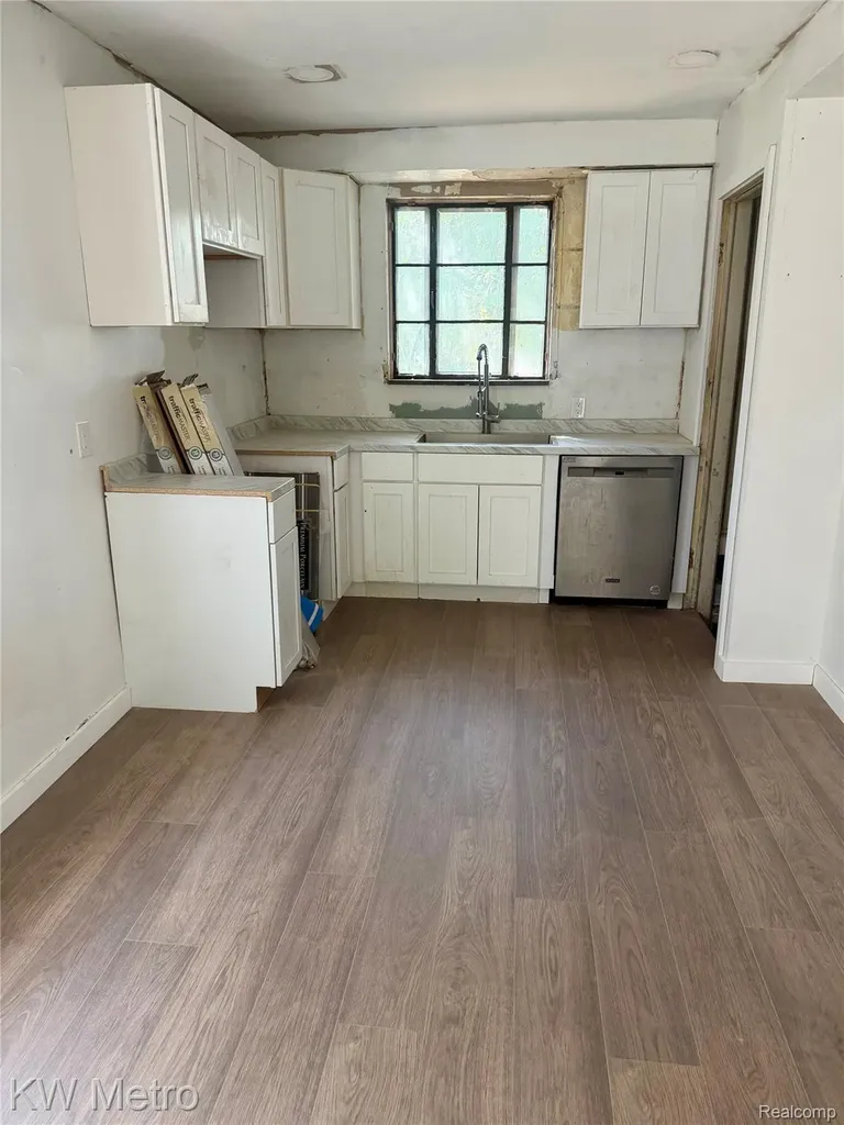 15755 Stansbury Street Detroit City MI 48227