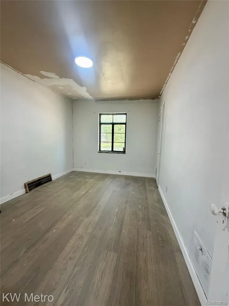15755 Stansbury Street Detroit City MI 48227