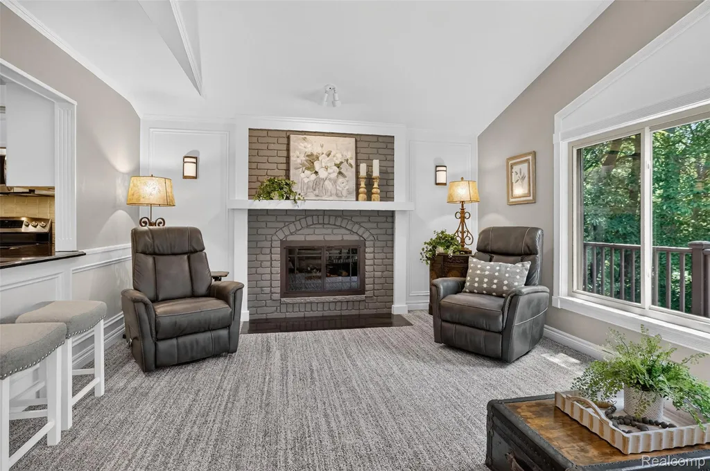 2125 Avoncrest Drive Rochester Hills City MI 48309