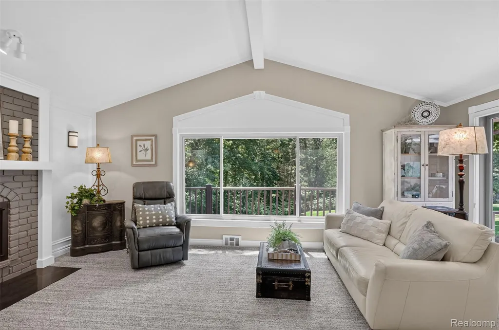 2125 Avoncrest Drive Rochester Hills City MI 48309