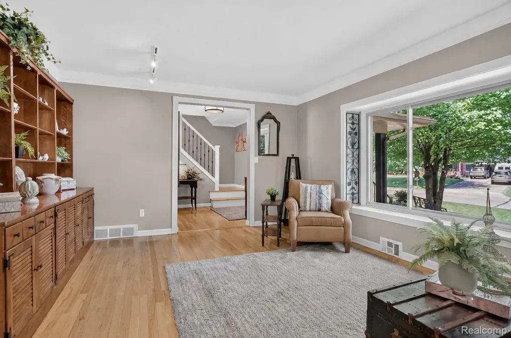 2125 Avoncrest Drive Rochester Hills City MI 48309