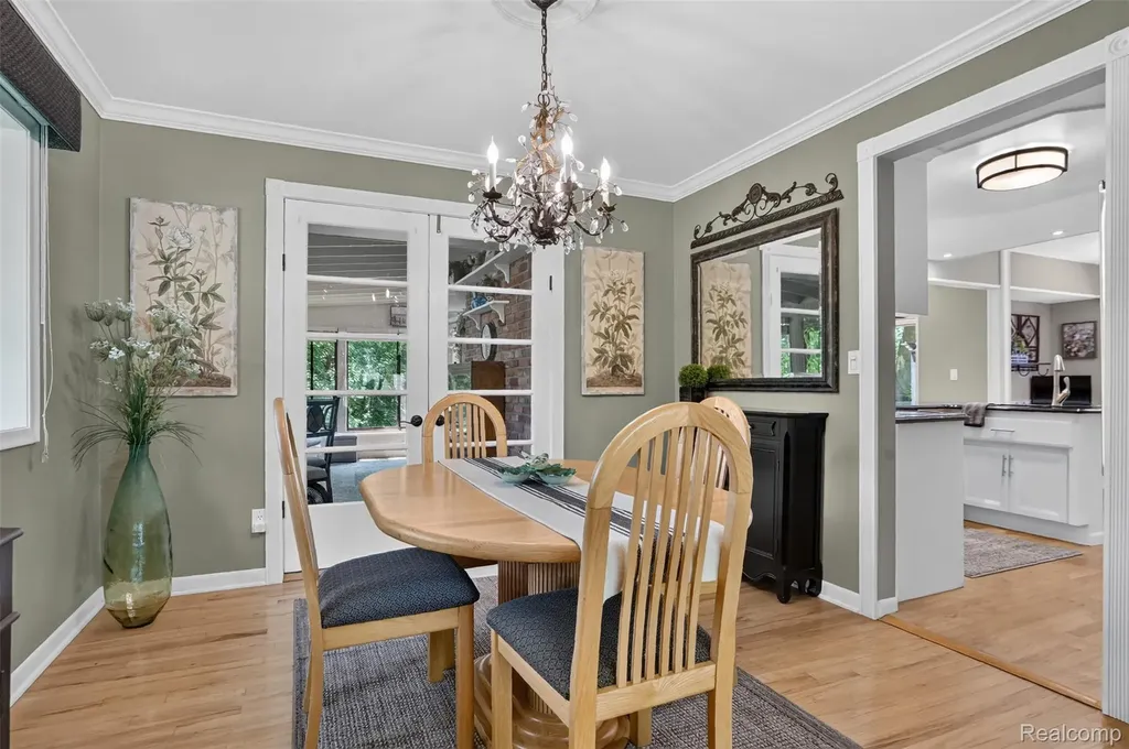 2125 Avoncrest Drive Rochester Hills City MI 48309