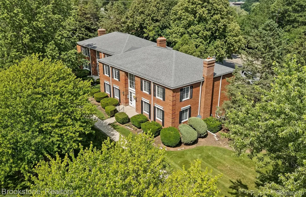 775 E Fox Hills Drive Bloomfield Hills City MI 48304