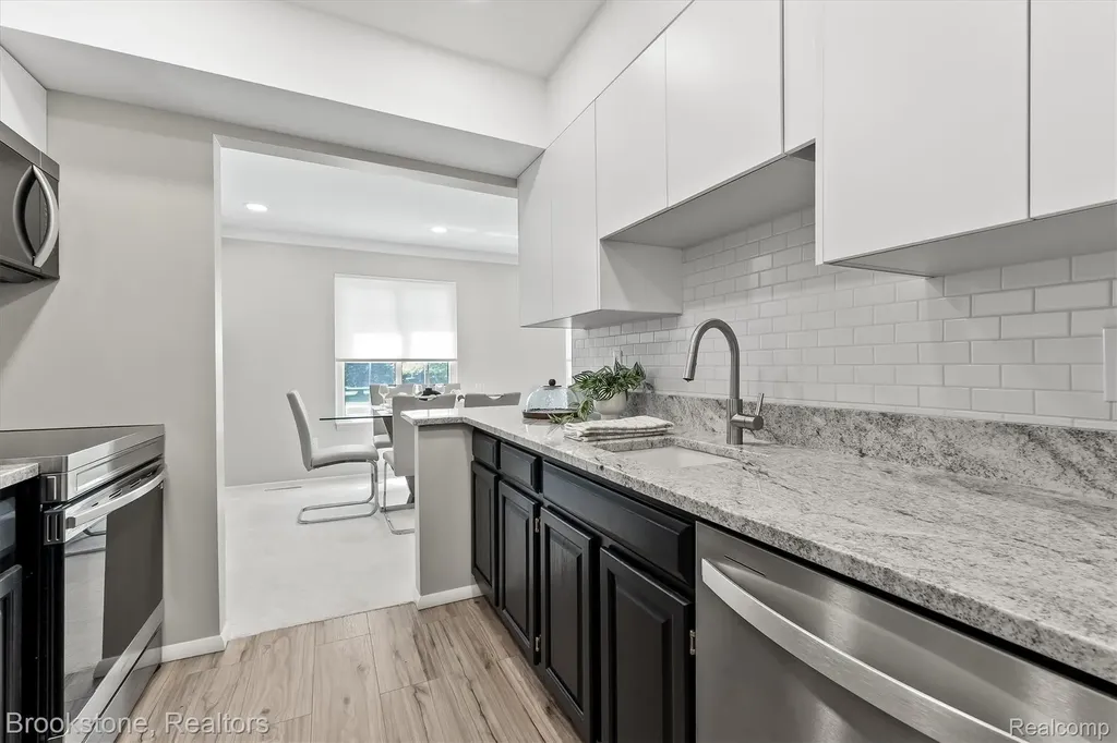 775 E Fox Hills Drive Bloomfield Hills City MI 48304