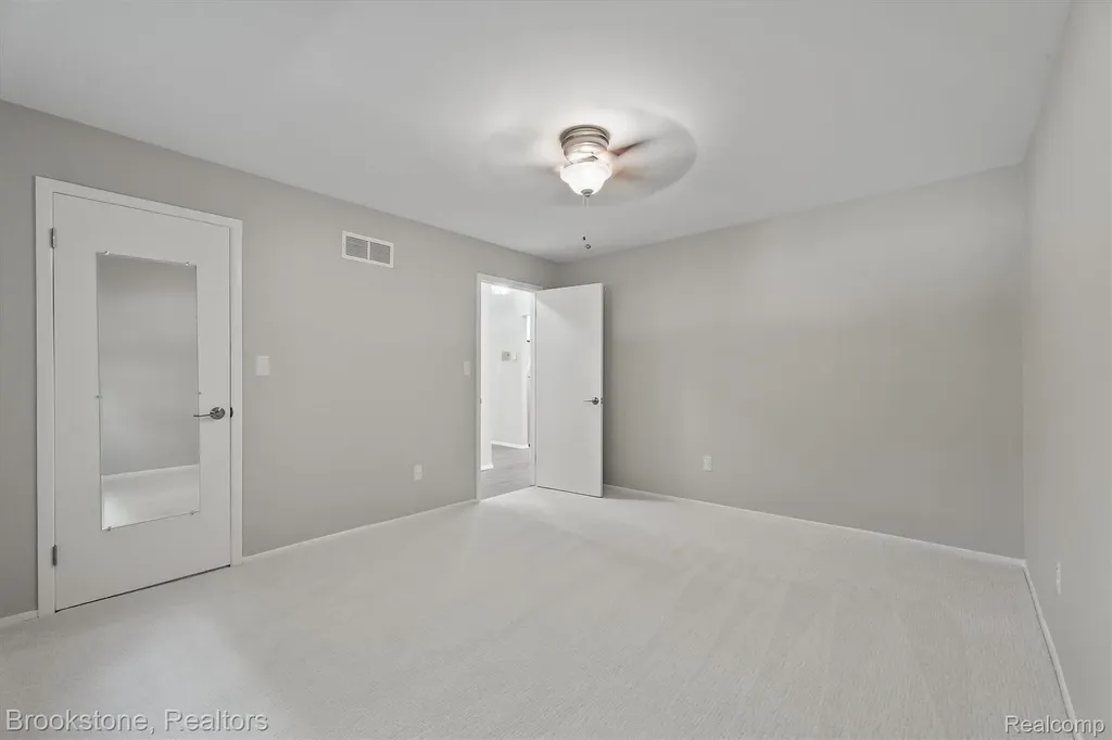 775 E Fox Hills Drive Bloomfield Hills City MI 48304