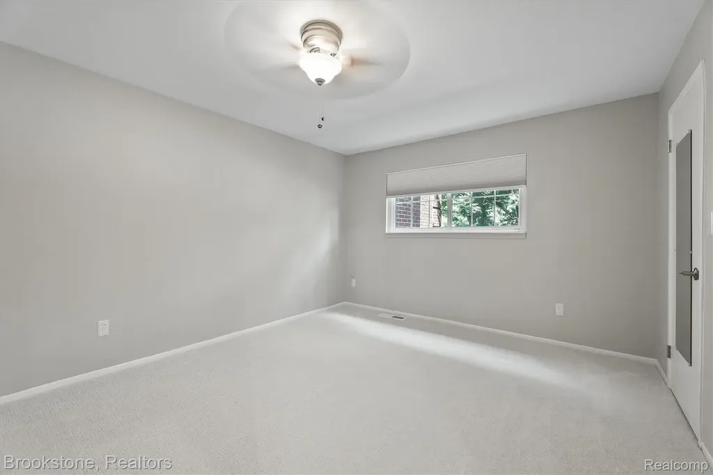 775 E Fox Hills Drive Bloomfield Hills City MI 48304