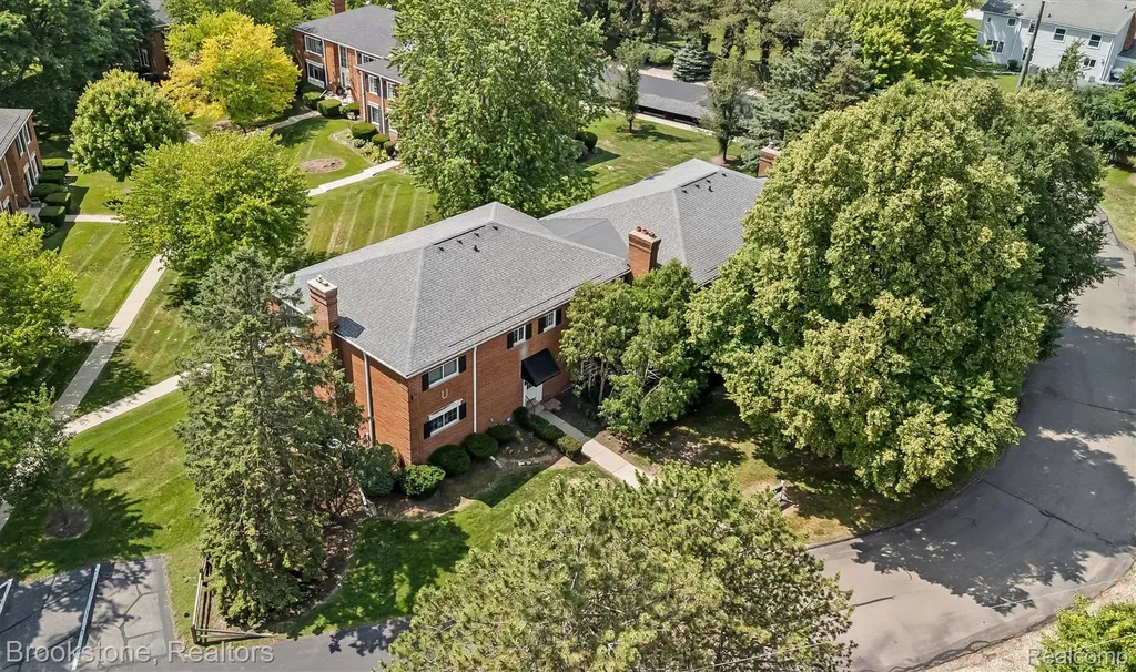 775 E Fox Hills Drive Bloomfield Hills City MI 48304