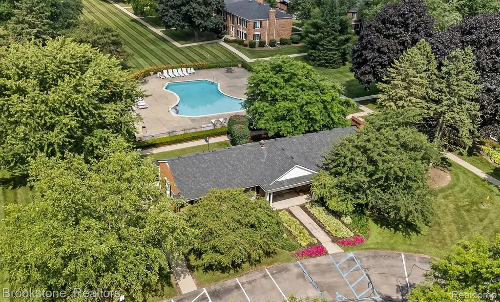 775 E Fox Hills Drive Bloomfield Hills City MI 48304