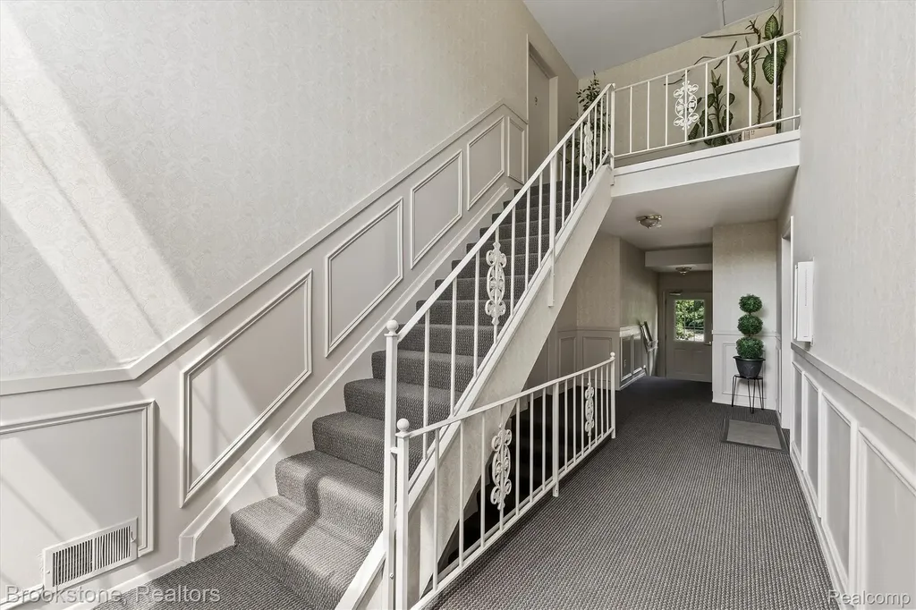775 E Fox Hills Drive Bloomfield Hills City MI 48304