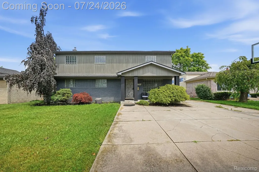 11957 Canterbury Drive Sterling Heights City MI 48312