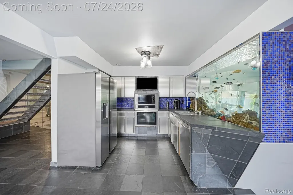 11957 Canterbury Drive Sterling Heights City MI 48312