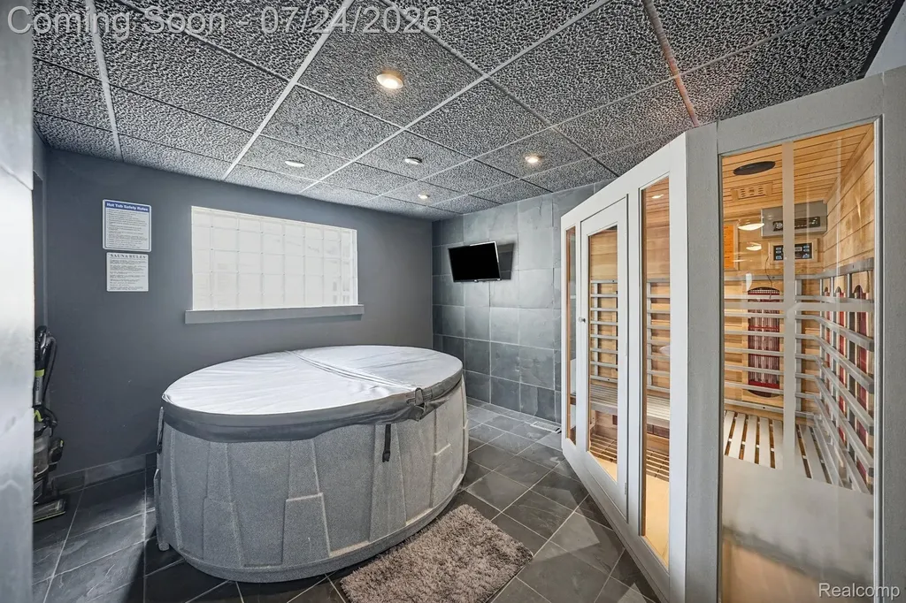 11957 Canterbury Drive Sterling Heights City MI 48312