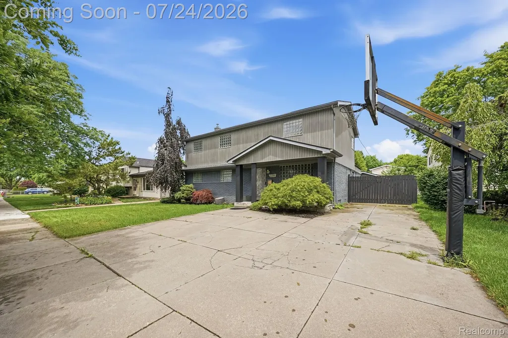 11957 Canterbury Drive Sterling Heights City MI 48312