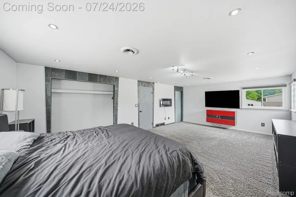 11957 Canterbury Drive Sterling Heights City MI 48312