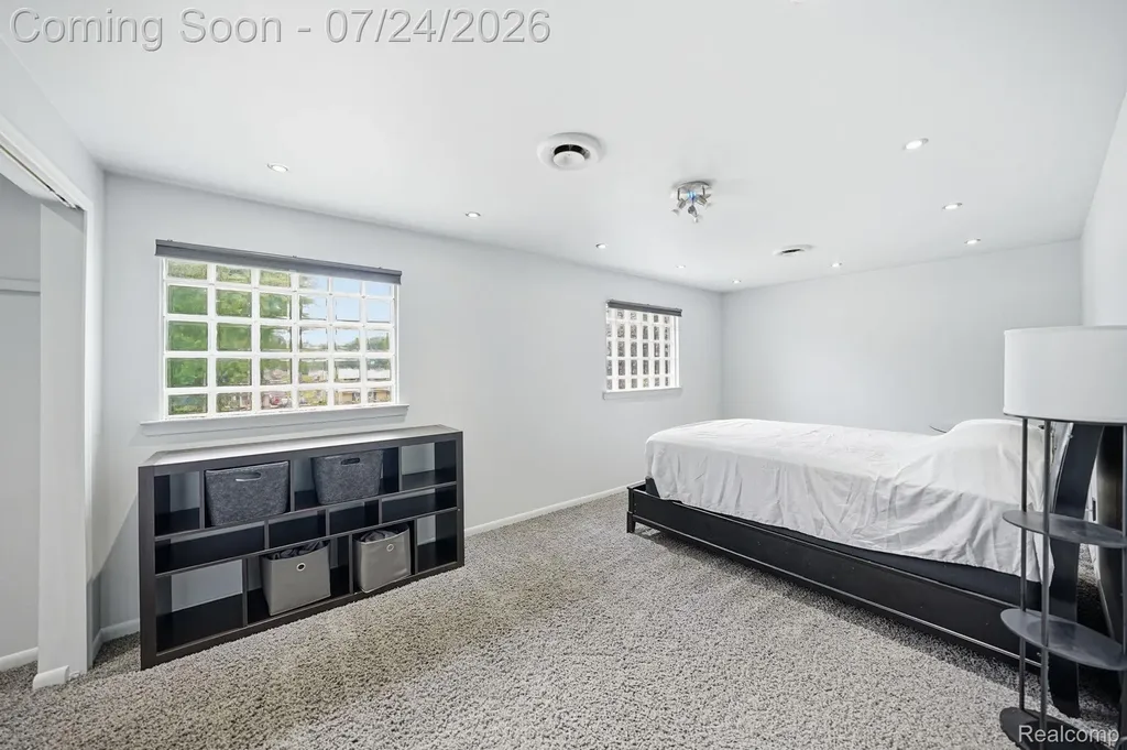 11957 Canterbury Drive Sterling Heights City MI 48312
