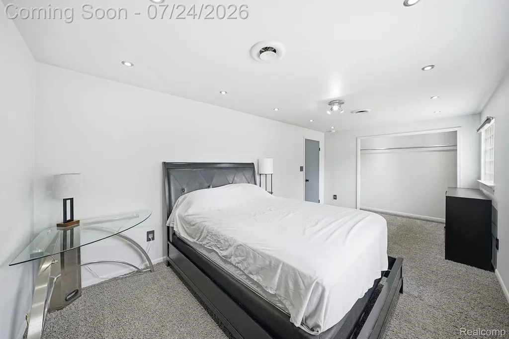 11957 Canterbury Drive Sterling Heights City MI 48312