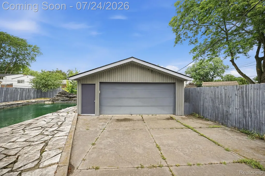 11957 Canterbury Drive Sterling Heights City MI 48312