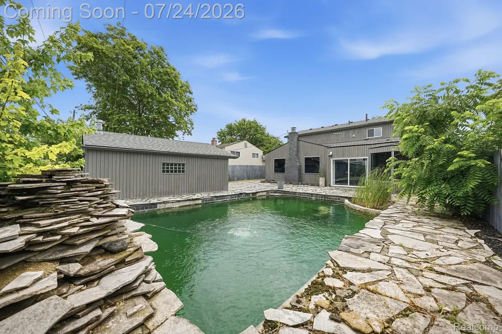 11957 Canterbury Drive Sterling Heights City MI 48312