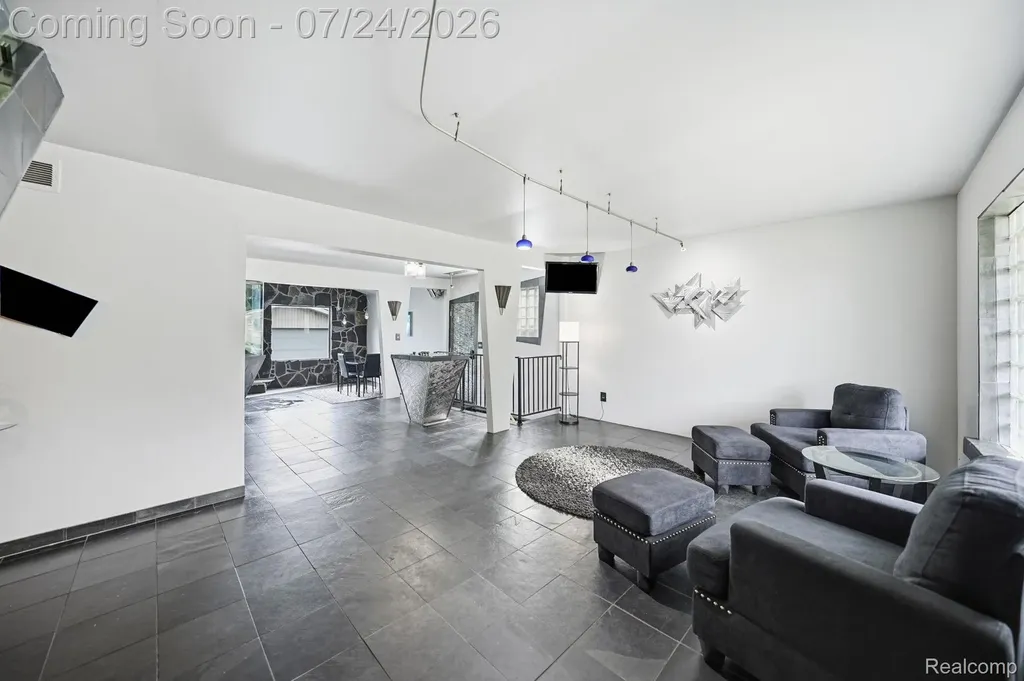 11957 Canterbury Drive Sterling Heights City MI 48312