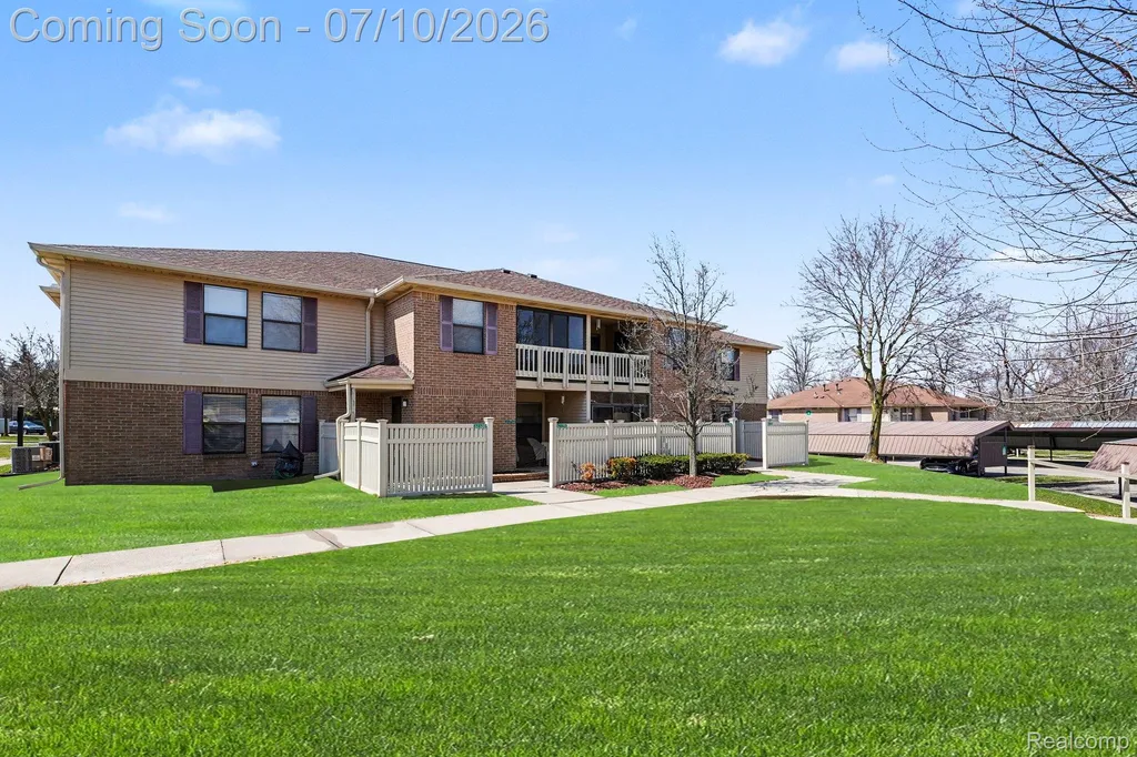 61154 Greenwood Drive South Lyon City MI 48178