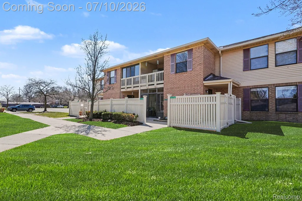 61154 Greenwood Drive South Lyon City MI 48178