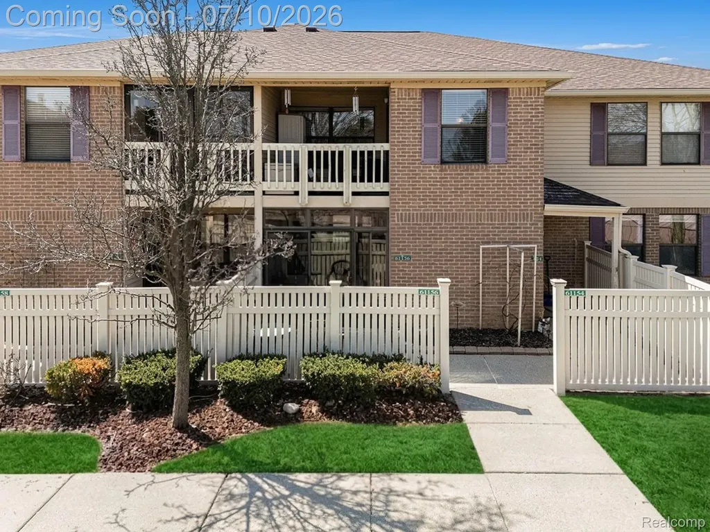61154 Greenwood Drive South Lyon City MI 48178