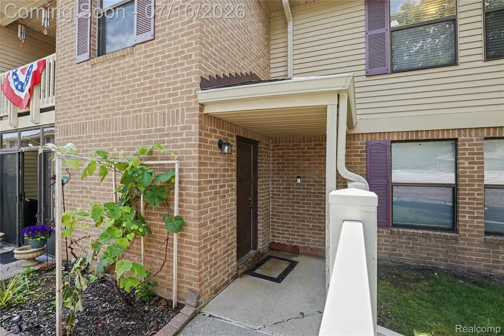 61154 Greenwood Drive South Lyon City MI 48178