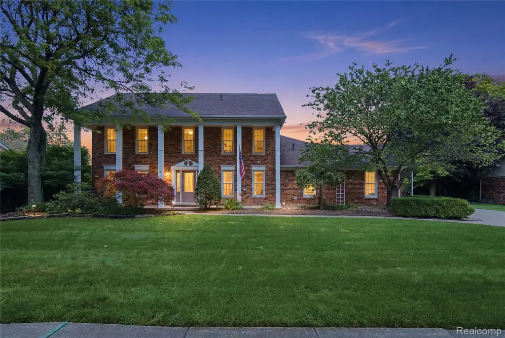 46884 Ben Franklin Drive Shelby Charter Township MI 48315