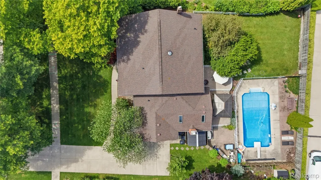 46884 Ben Franklin Drive Shelby Charter Township MI 48315