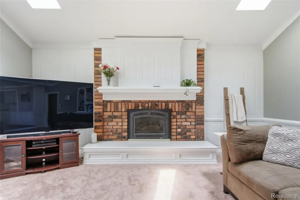 46884 Ben Franklin Drive Shelby Charter Township MI 48315