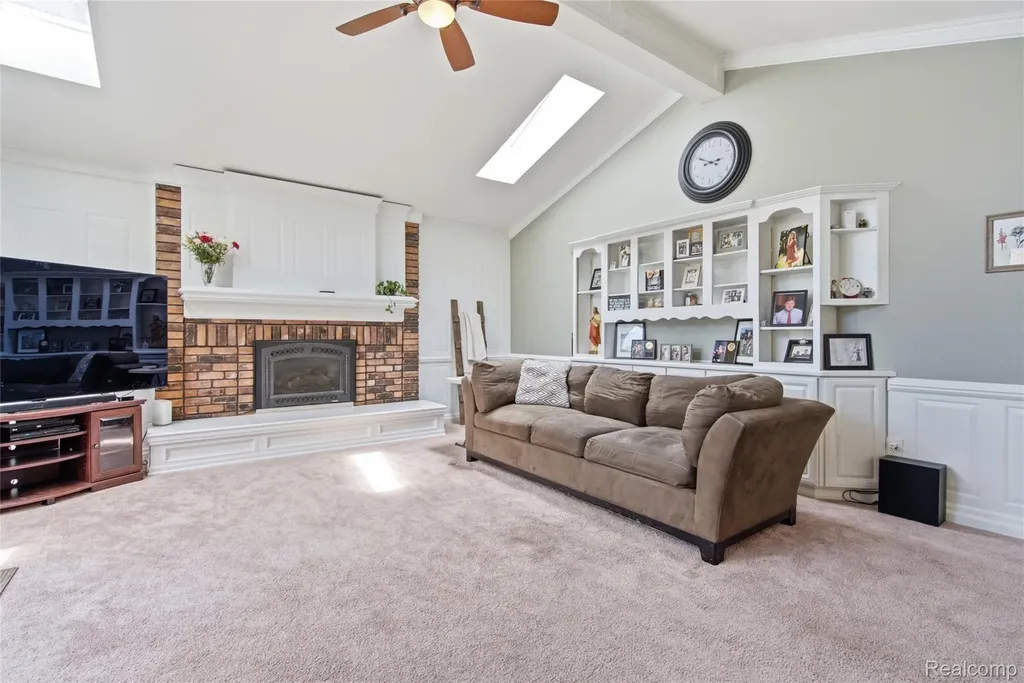 46884 Ben Franklin Drive Shelby Charter Township MI 48315