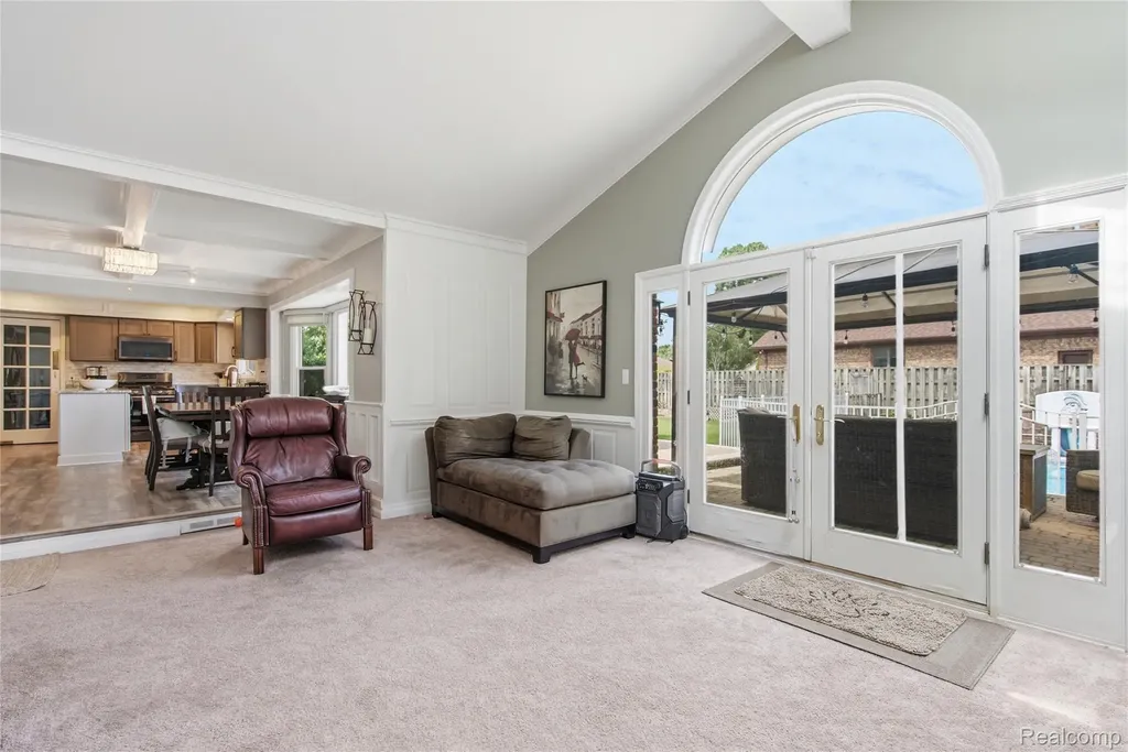46884 Ben Franklin Drive Shelby Charter Township MI 48315