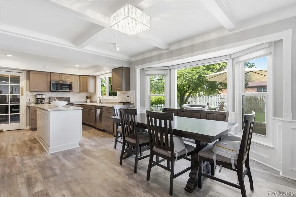 46884 Ben Franklin Drive Shelby Charter Township MI 48315
